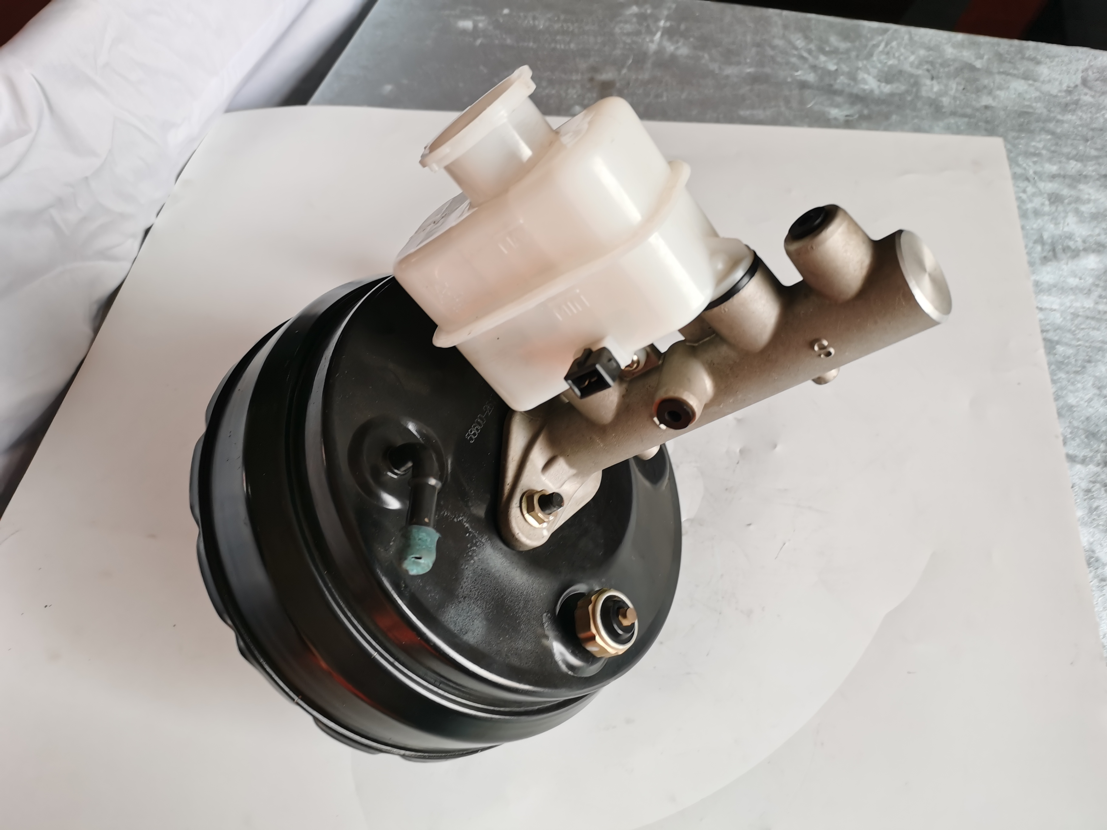 What's the differences about new energy vehicle brake booster?